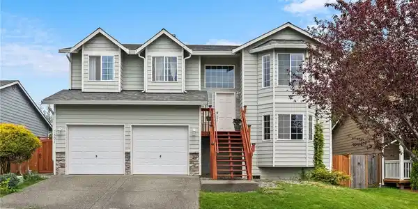 7301 38th NE