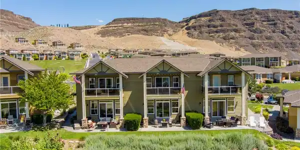 23532 Sunserra NW