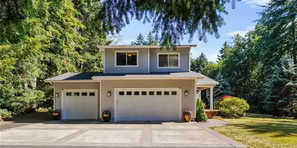 4323 77th SW