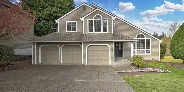 4237 245th SE