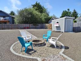 449 Lake West NE