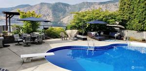 3080 Lakeshore