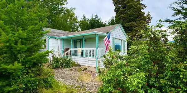 3901 Silver Beach