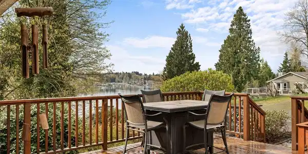502 Rhodora Heights