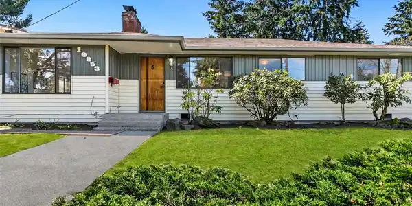10853 10th SW