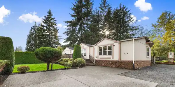 228 Davies Rd