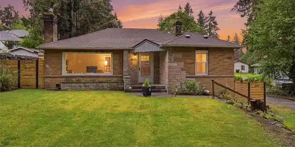 7715 236th SW
