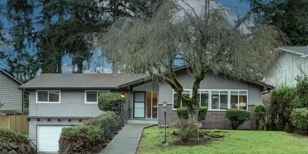 1425 159th SE