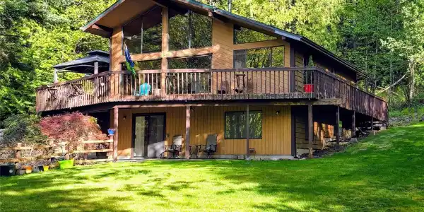 1832 Emerald Lake