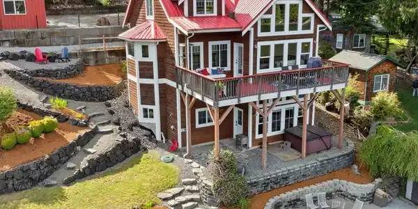 1910 Tahuya Blacksmith Road NE