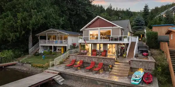1921 Summit Lake Shore NW