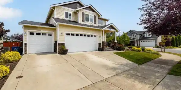 3885 Summersun St.