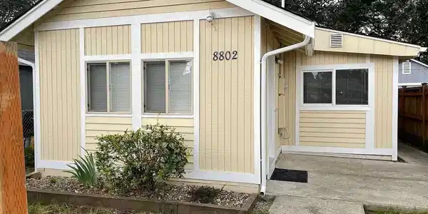 8802 8804 Forest SW