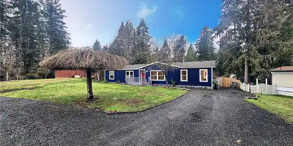 40 SE Canna Place