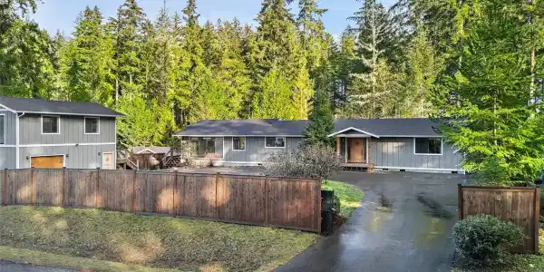 890 Mason Lake E