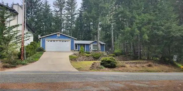 391 Lakeshore N