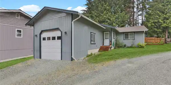 3066 Glenhaven