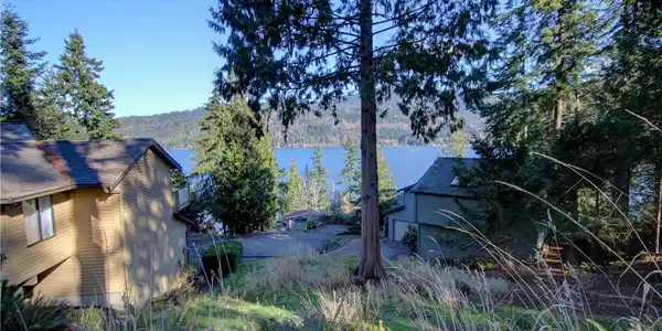 12 Sanwick Point Court
