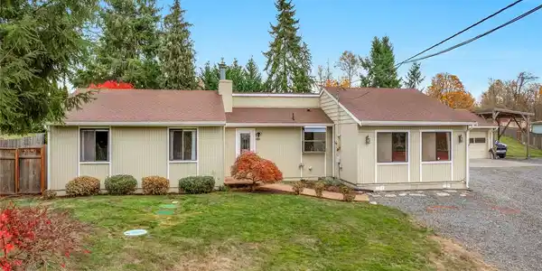 1122 150th NW