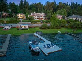1817 Lake Sammamish SE