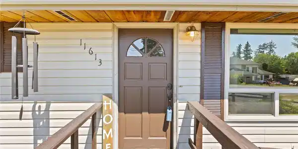 11613 19th NE