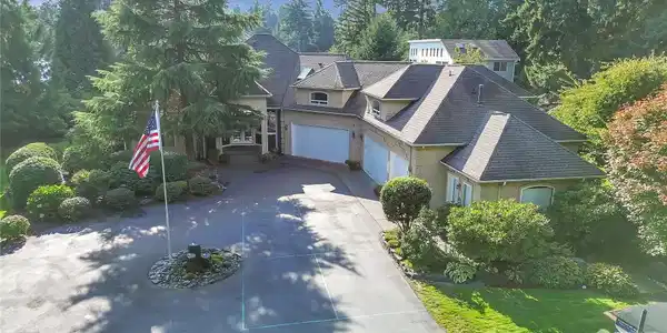 902 184th E