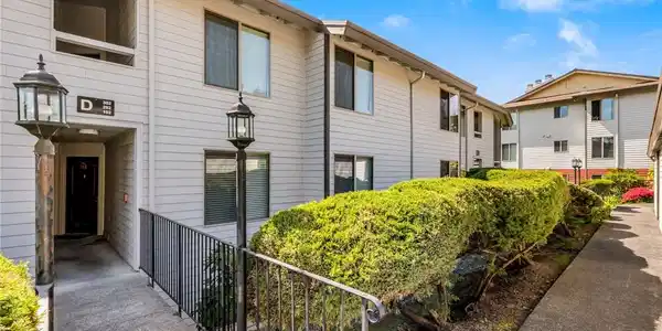 23501 Lakeview