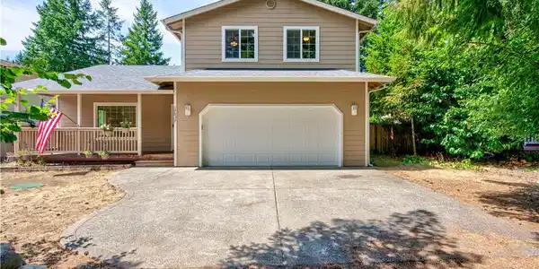 17837 Clear Lake SE