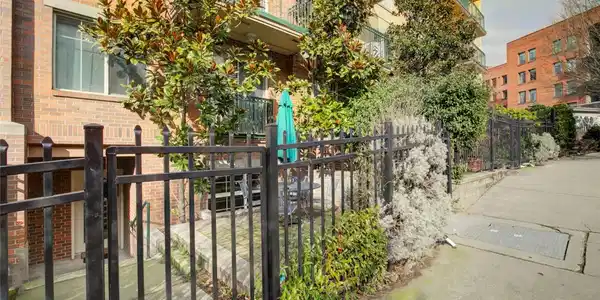 700 Denny