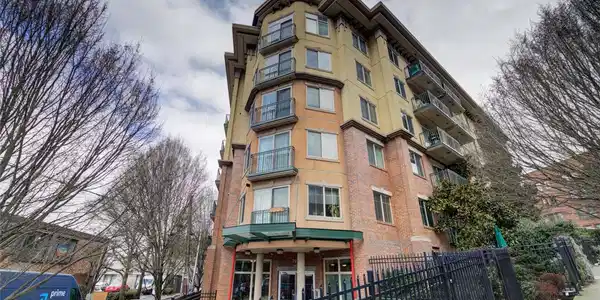 700 Denny