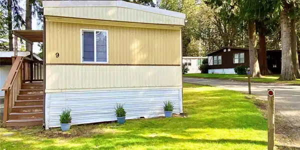 5615 Black Lake Belmore SW