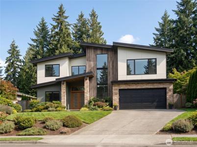 5222 Forest SE