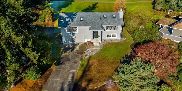 20415 33rd E