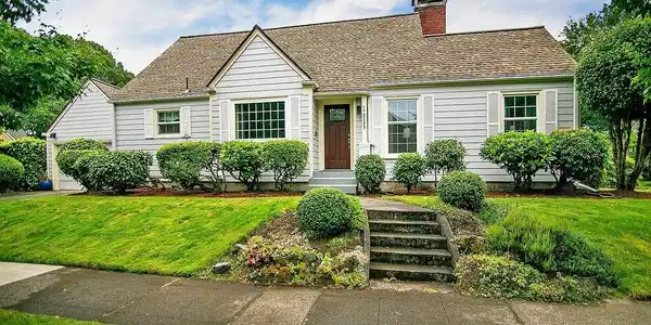 2225 Hemlock