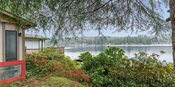 2030 Lake Roesiger