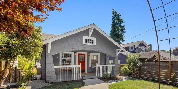 7546 Roosevelt NE