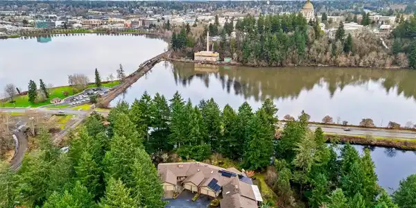 1406 Evergreen Park SW