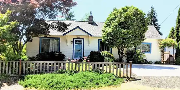 1303 8th SW