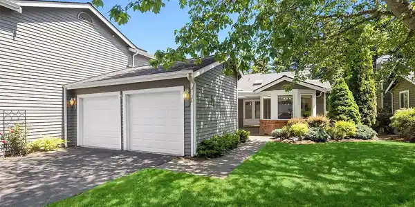 4128 243rd SE