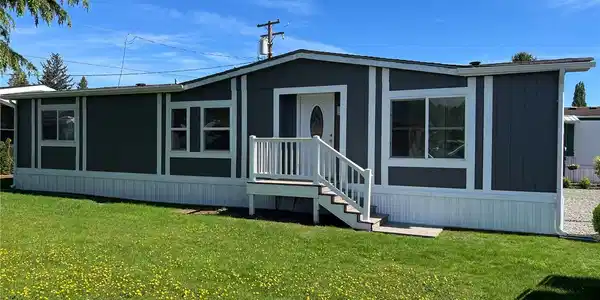 5621 112th E