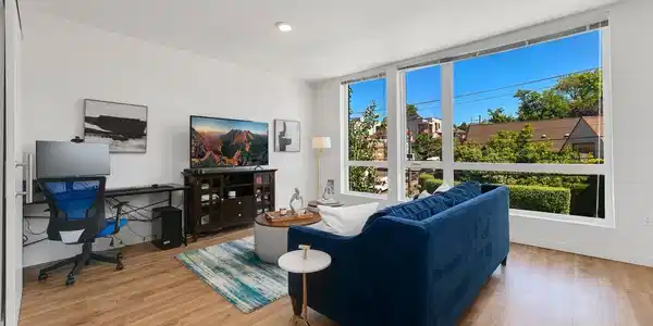 121 12th E