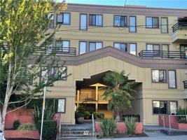 3401 Wallingford N