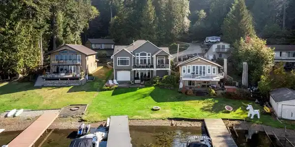 727 Summit Lake Shore NW