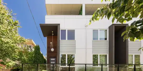 2220 Franklin E