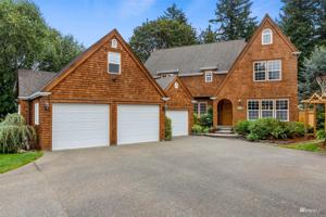 4016 Lake Cove SE