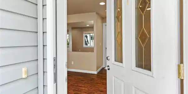 7539 11th NE