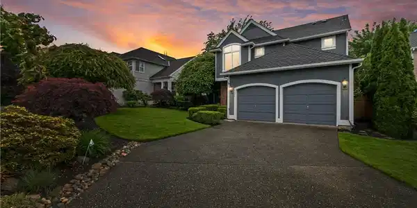 4049 251st SE