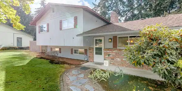 7303 Ridgemont SE