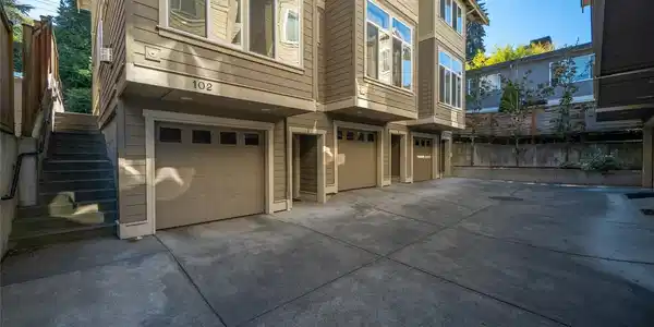 102 Florentia