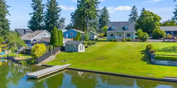 7503 Holmes Island SE